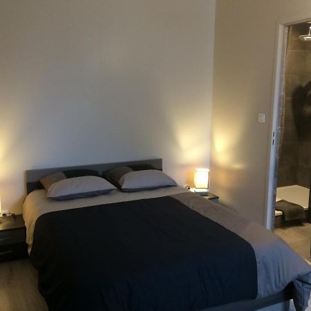 Studio Proche Gare Avec Kitchenette Et Wifi - Porte Rouge Thiviers Zewnętrze zdjęcie