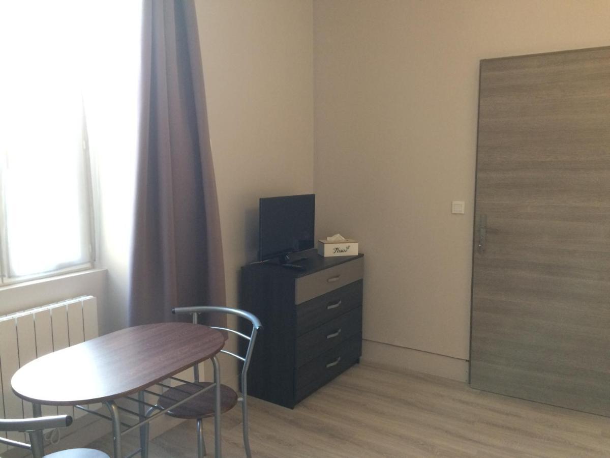 Studio Proche Gare Avec Kitchenette Et Wifi - Porte Rouge Thiviers Zewnętrze zdjęcie